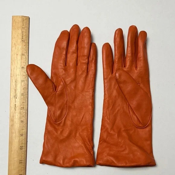 Elegant Fownes Brothers Orange wool lined Leather Gloves - Picture 2 of 8